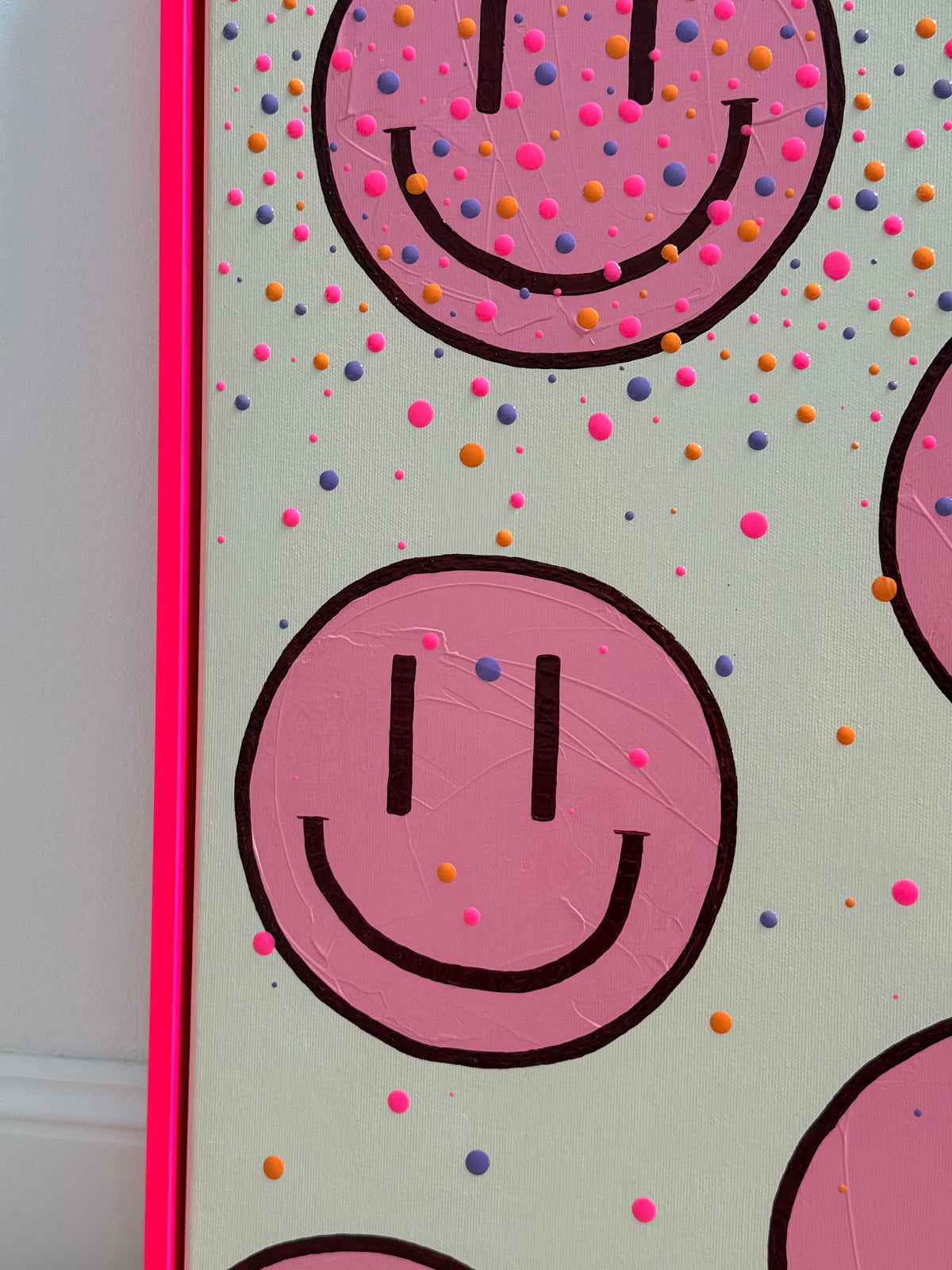 „HAPPY #29“ – rosa Happy-Face Acrylbild im neonpinken Rahmen (verkauft)