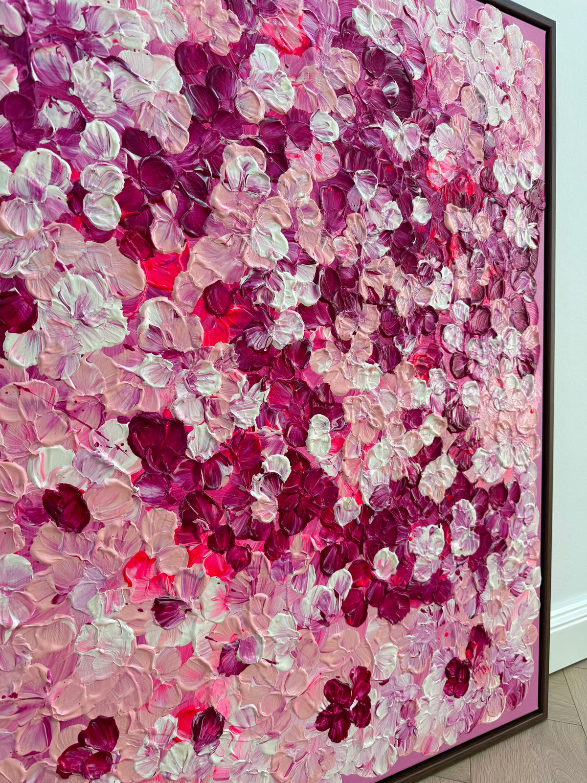 "FLORALS #24" - florales abstraktes Auftragskunstwerk in Pink- und Beerentönen (verkauft)