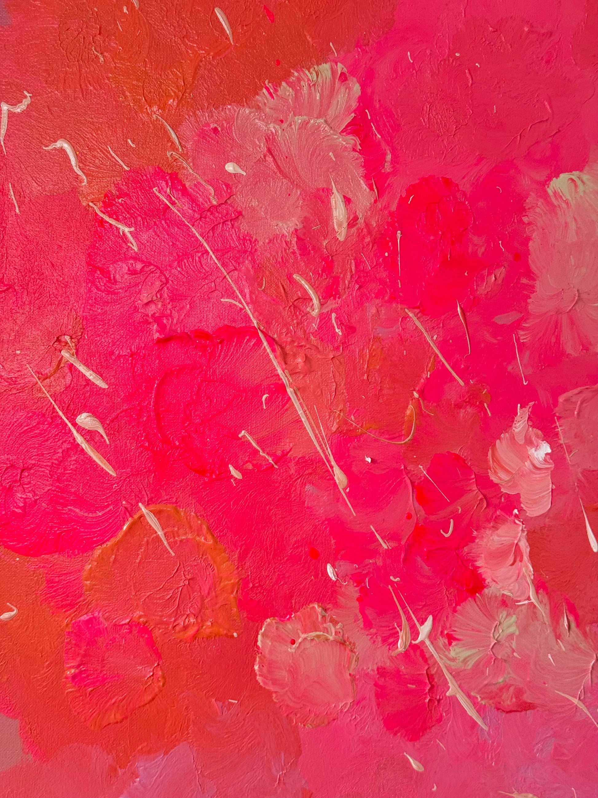 Detailansicht des abstrakten Kunstwerks „FLORALS #2“ in Pink und Orange mit strukturierter, glänzender Oberfläche und sichtbaren Farbschichten