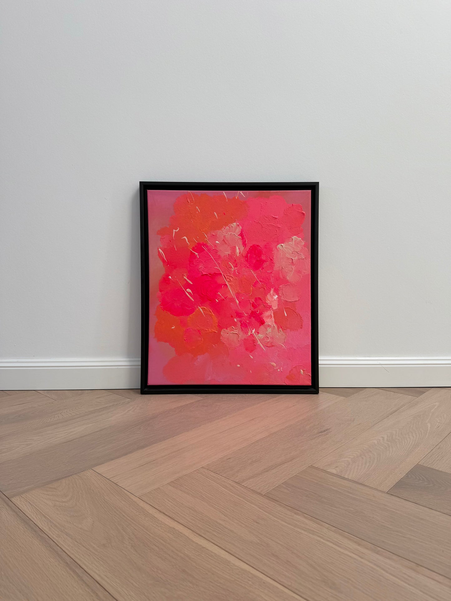 Pinke abstrakte Kunst auf Leinwand mit strukturierter Oberfläche und Glanz, modernes Originalkunstwerk in Pink und Orange im schwarzen Rahmen