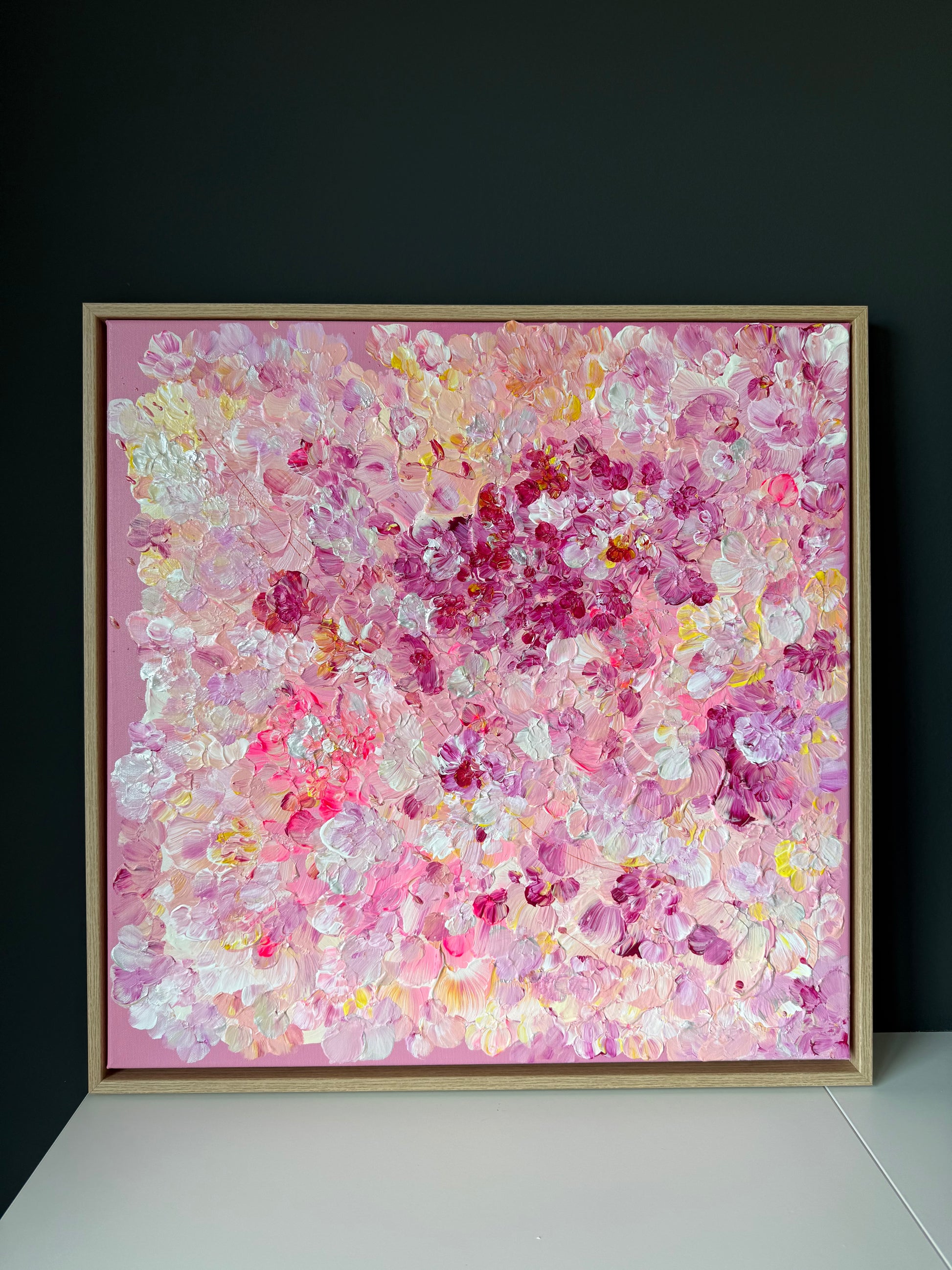 Frontale Detailansicht FLORALS #13, abstrakte Blütenstruktur mit sichtbarer Textur