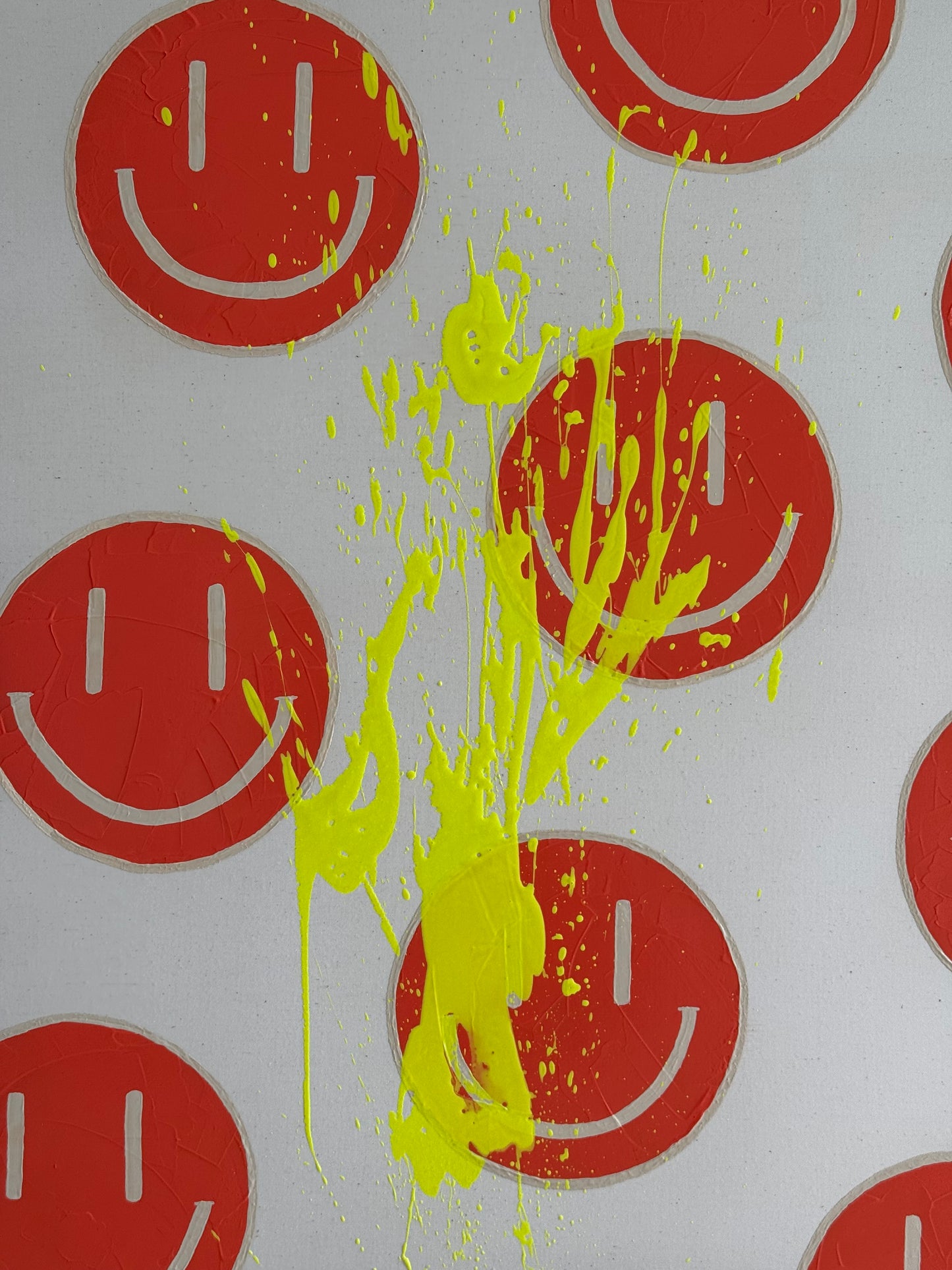 HAPPY #18 frontal im Detail, abstraktes Happy-Face Acrylbild mit roher Leinwand, Orange, Hellbeige und Neongelb