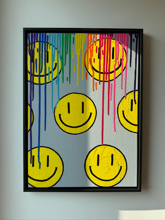 Abstraktes Pop Art Acrylbild mit Regenbogenfarben und Farbverlauf, HAPPY #6 an heller Wand im modernen Interior, bunte Wandkunst mit Dopamine Decor Vibe